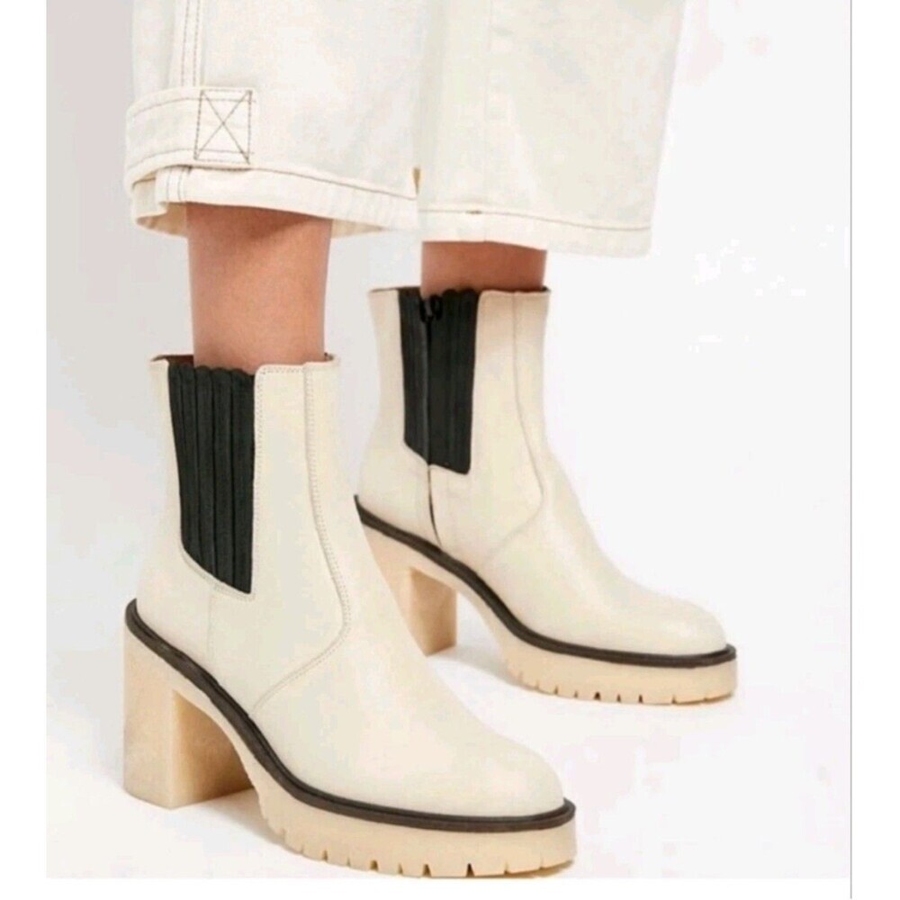 Free People Womens Chelsea Boots US 7 Cream Lug Sole Block Heel Streetwear - Picture 2 of 13